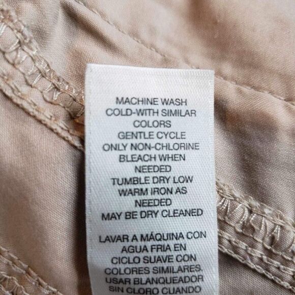 Chicos Zenergy Cargo Cropped Pants Beige High Rise Stretch Capri Size 3 US XL - Picture 9 of 10